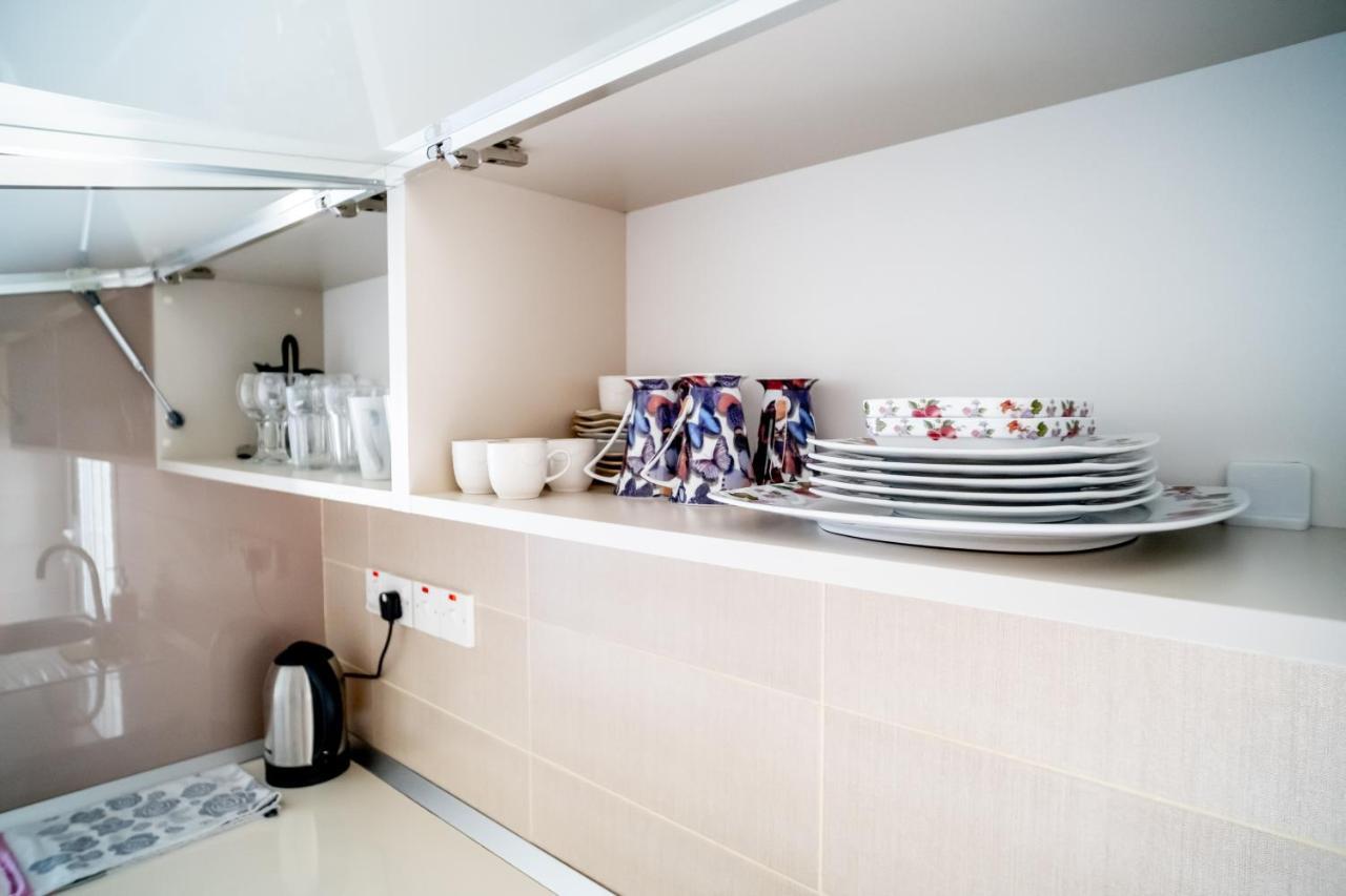 Spacious Two-Bedroom Apartment In Amazing Residence Escape Homes 凯里尼亚 外观 照片