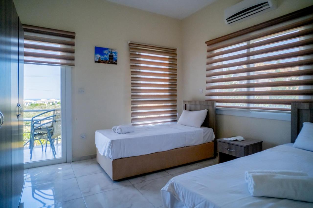 Spacious Two-Bedroom Apartment In Amazing Residence Escape Homes 凯里尼亚 外观 照片