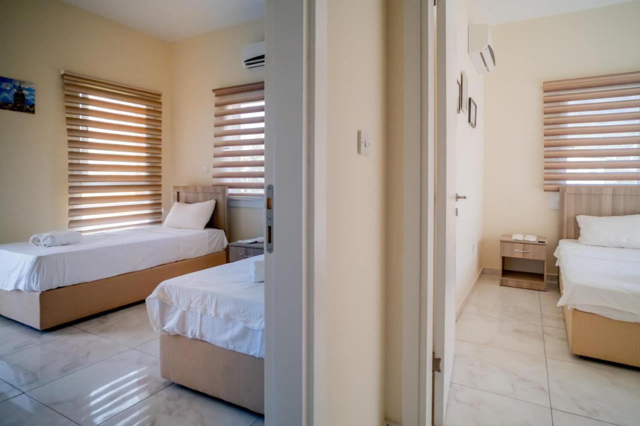 Spacious Two-Bedroom Apartment In Amazing Residence Escape Homes 凯里尼亚 外观 照片