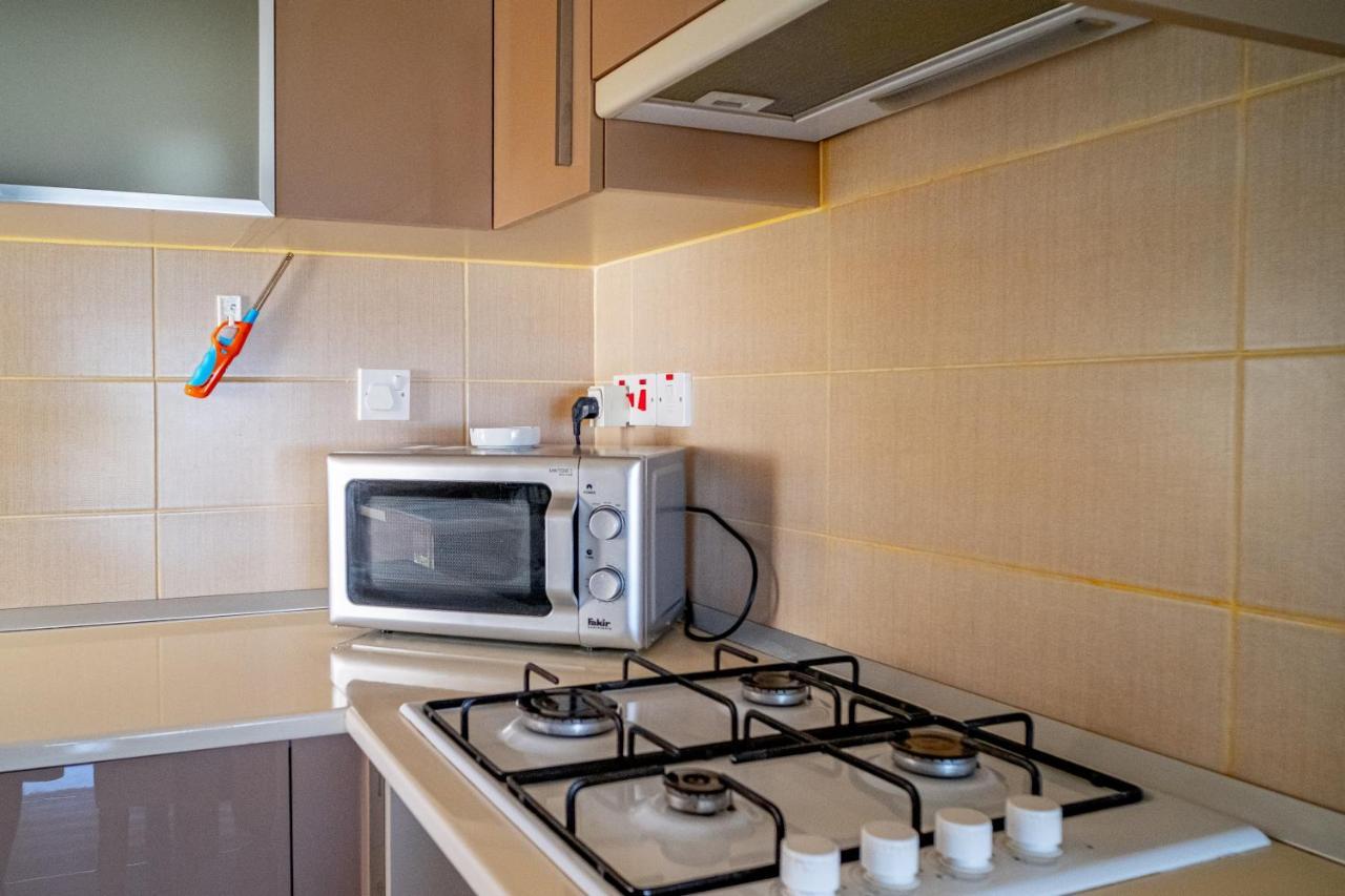 Spacious Two-Bedroom Apartment In Amazing Residence Escape Homes 凯里尼亚 外观 照片
