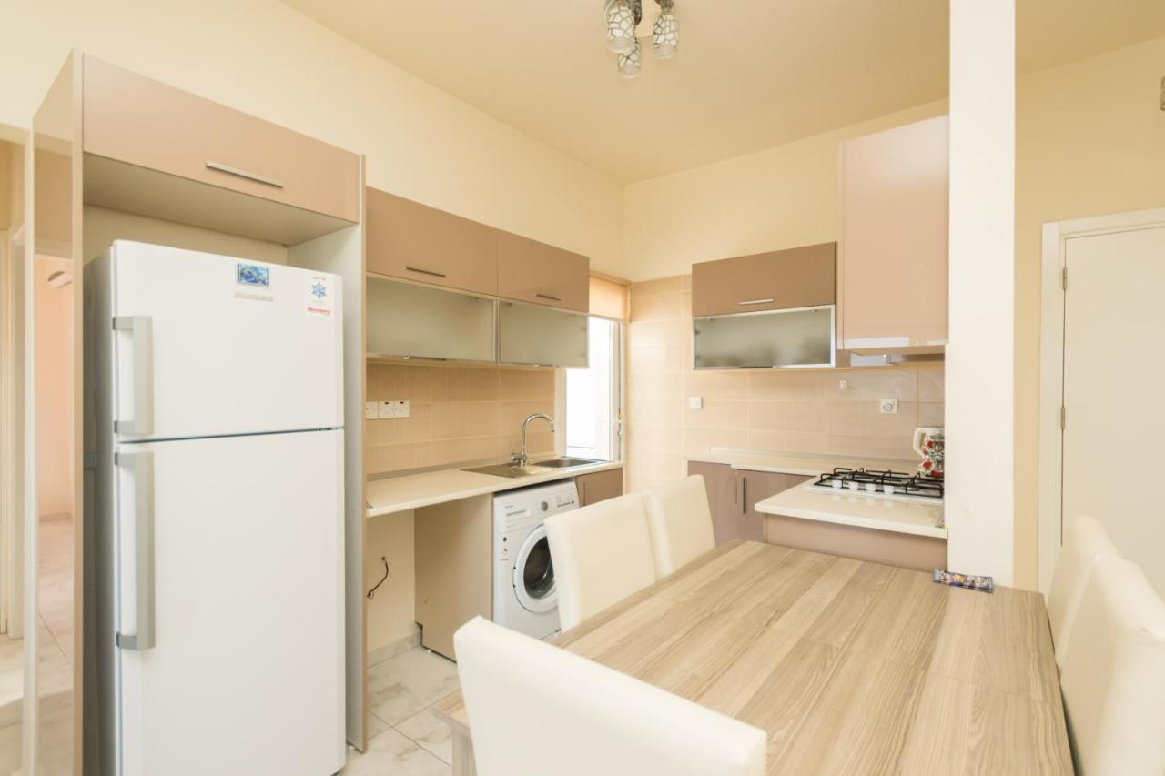 Spacious Two-Bedroom Apartment In Amazing Residence Escape Homes 凯里尼亚 外观 照片